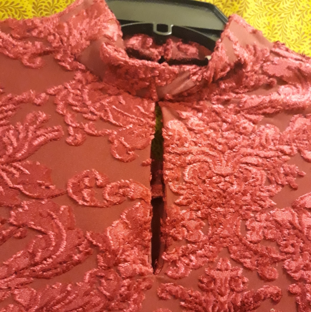 New Lace Calligraphy 2 Pc. Top with  tank top underneath